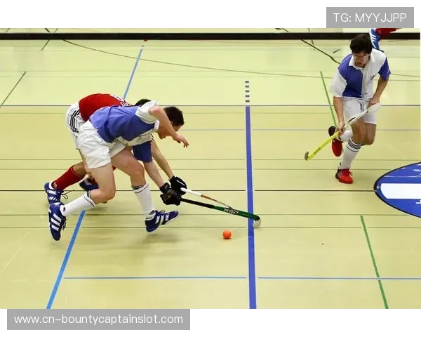 鄂温克族自治旗室内曲棍球场馆投入使用,破解高寒地区冬季训练难题